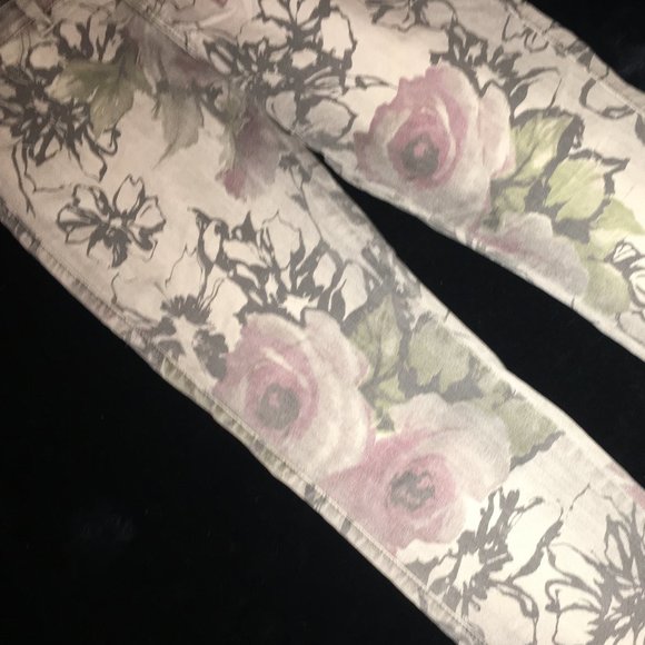 GUESS Brittney-Skinny Jeans Gray Faded Floral - Picture 2 of 12